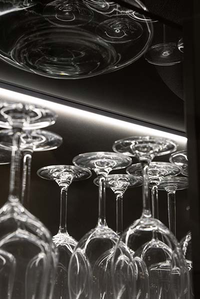 Création d’une cuisine sur mesure haut de gamme dans une extension à Sainte-Consorce par Cuisine And CO Villefranche-sur-Saône.